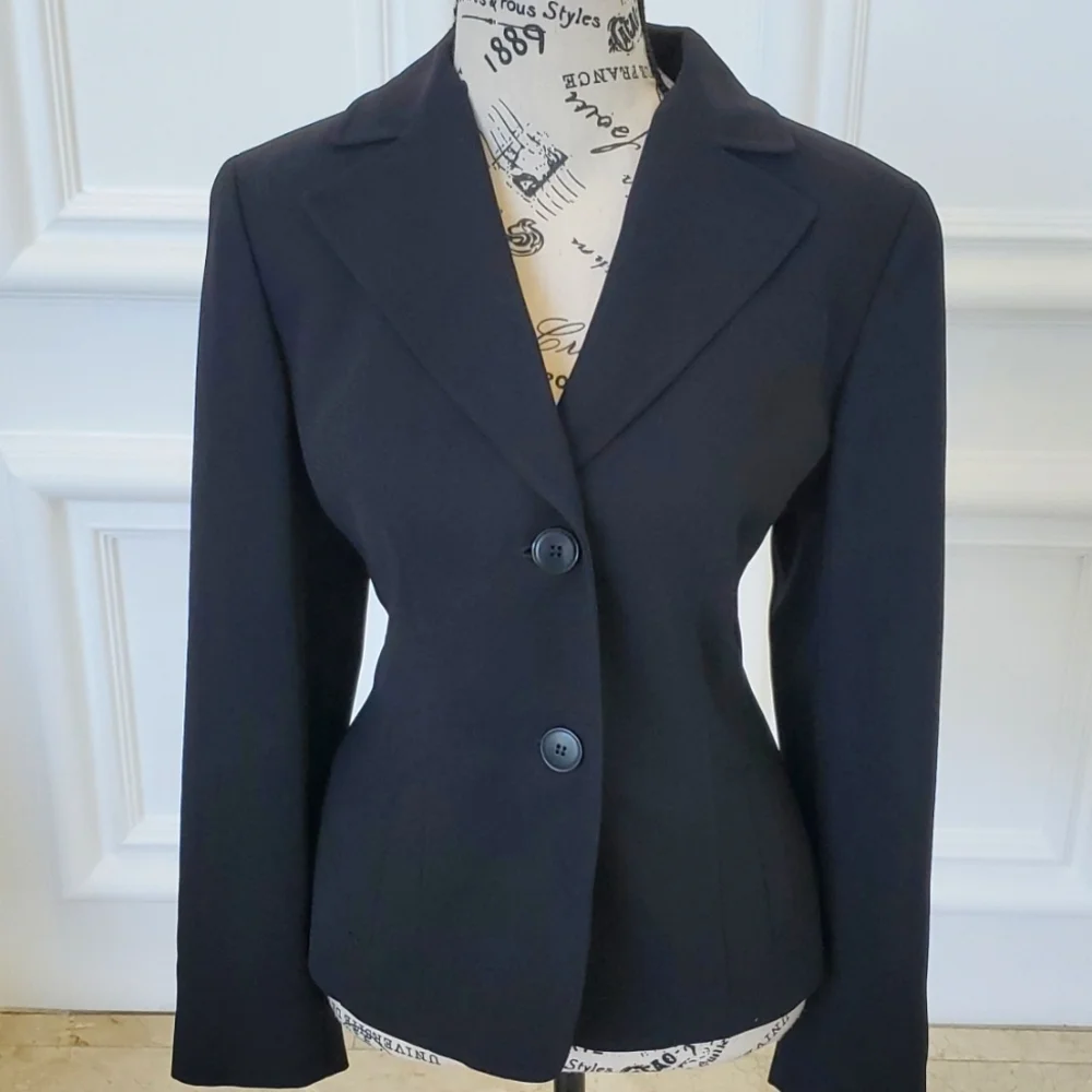 Ann Talyor Loft 2 button Navy cropped  Blazer size 10P